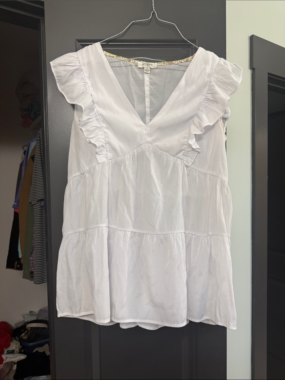 Umgee White Ruffle V-Neck Tiered Sleeveless Top